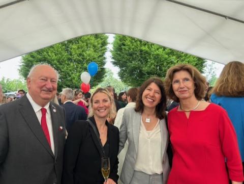 Des membres de l’Association avec SE l’Ambassadrice. De gauche/left à droite/right: SE l’Ambassadrice; Catherine PEDAMON  VP & Présidente English & Welsh Section of the Society, Director; member of the Society and French Consul Honoraire Cardiff, Cécile JONES; Simon HORSINGTON, Vice-Président D’honneur fondateur of the Society.